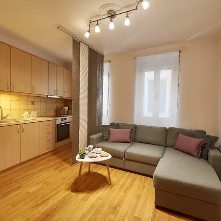Apartment1850 *